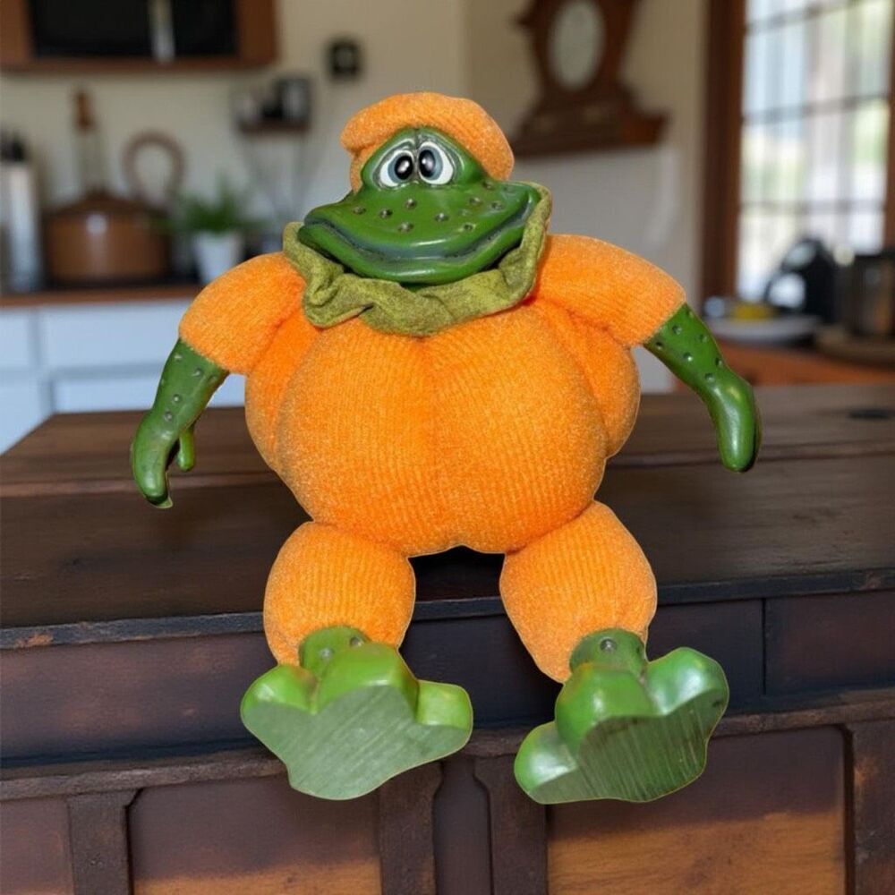 NWOT RUSS The Country Folks Li'l Treaters "Jack-O-Leaper" Pumpkin Frog